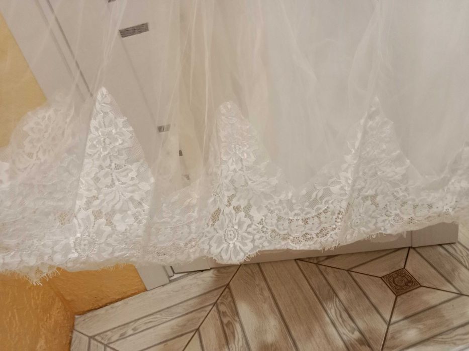 Продам весільну сукню