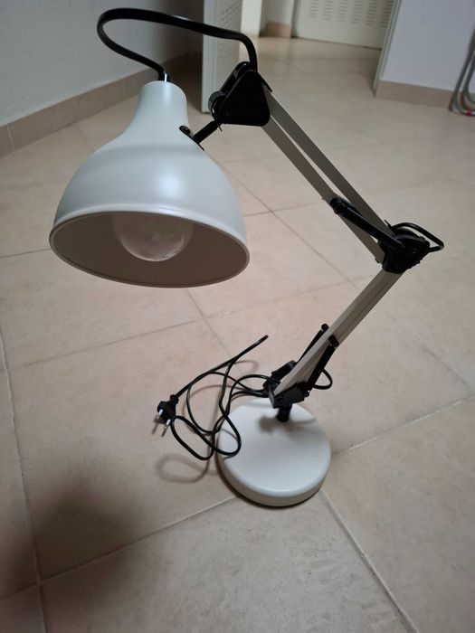 Desk Lamp432328989695682562