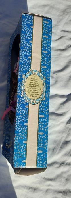 Boneca de Porcelana feita á mão