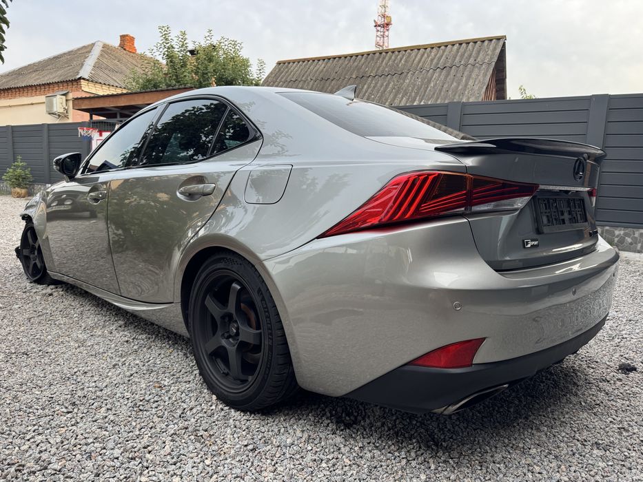 Продам Lexus IS 2018 після ДТП