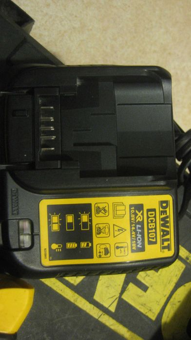 Wkrętarka DEWALT DCD771C2 18V