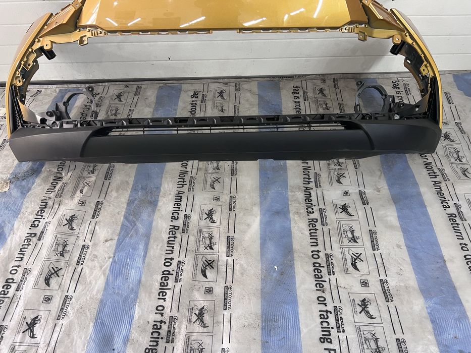 52119f4250 бампер перед toyota c-chr ii 2023-