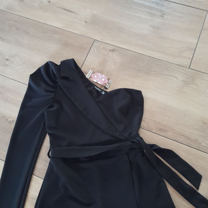 Nowy, długi,kombinezon, firmy boohoo,  rozmiar 38