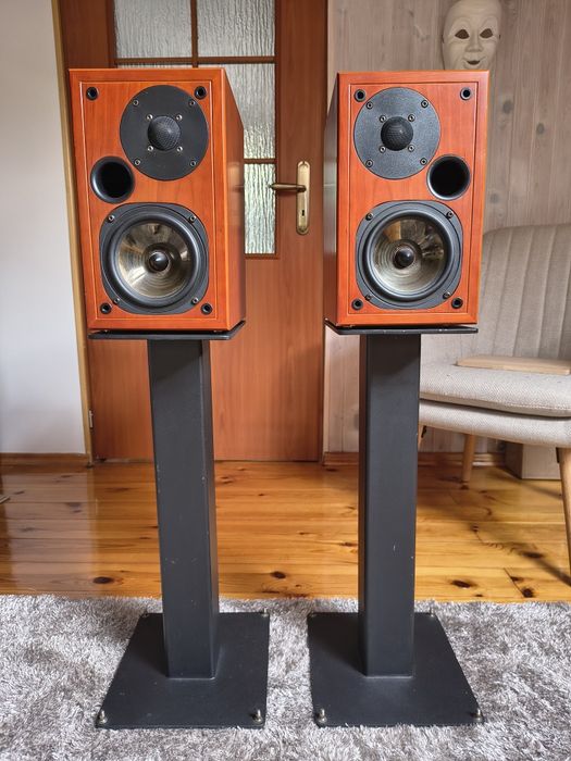 Usher S-520 monitory