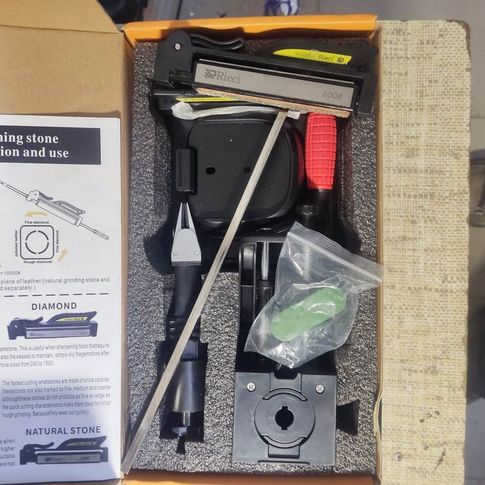 Продам точилку для ножей RC 001A