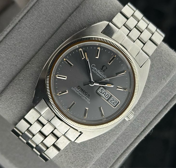 OMEGA  Constellation c-shaped Cal. 1021.  Gerald Genta White Gold Bezel