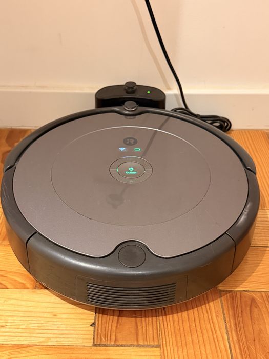 Aspirador Robot iRobot Roomba 697 Wi-Fi, muito bom estado