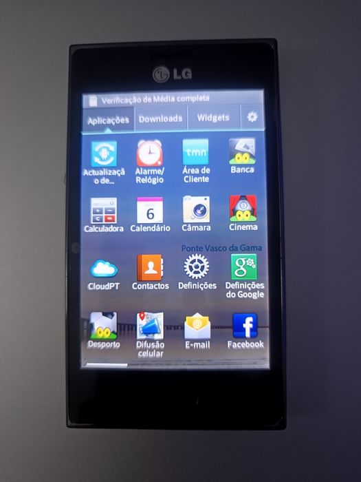 Telemóvel LG-E610 usado