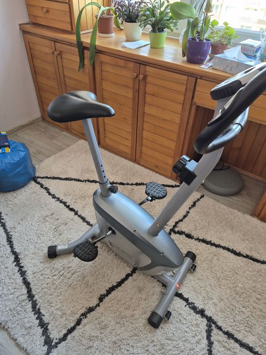 Stacjonarny rower treningowy