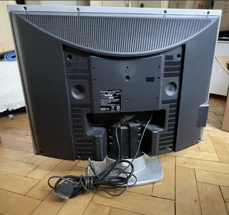 Telewizor Sony Wega LCD 27" KLV-27HR3 retro pokój