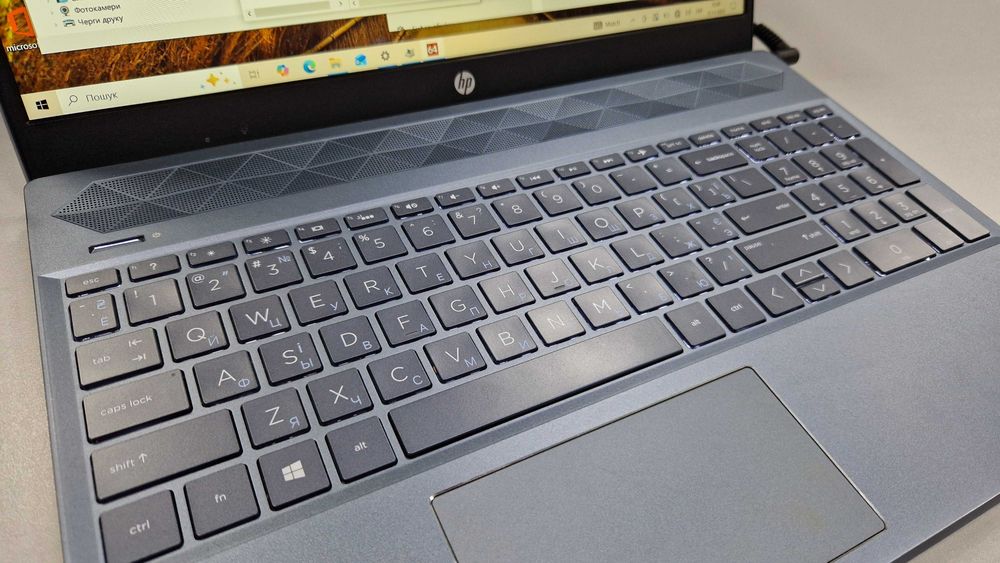 Ноутбук HP Pavilion i7-8565U/16/1 ТБ/ NVIDIA 4 гб