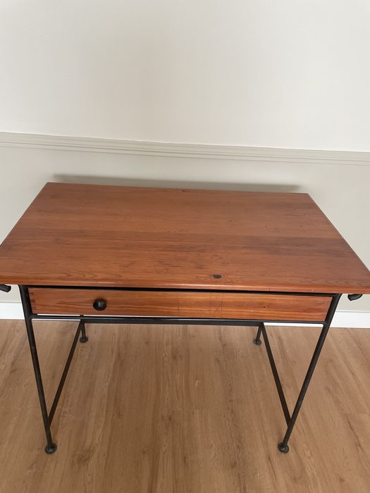 Conjunto de quarto madeira (cómoda, mesa de cabeceira e secretária)