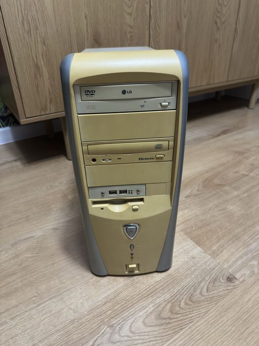 Reteo komputer AMD Athlon 64 3200+ Ati Radeon 9550SE