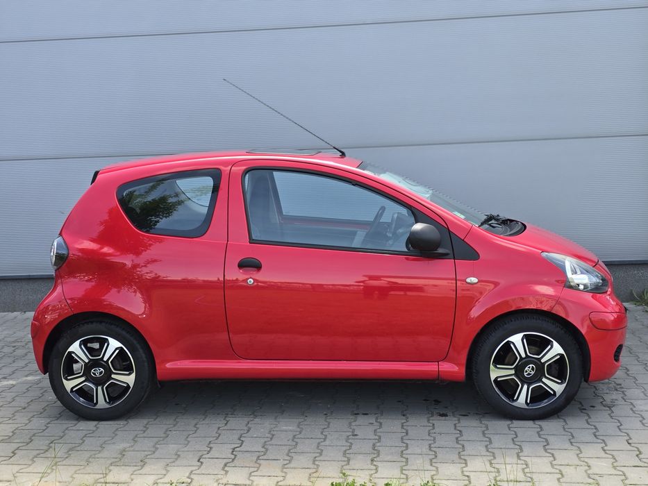 Toyota Aygo 1.0 szyberdach alufelgi niski przebieg