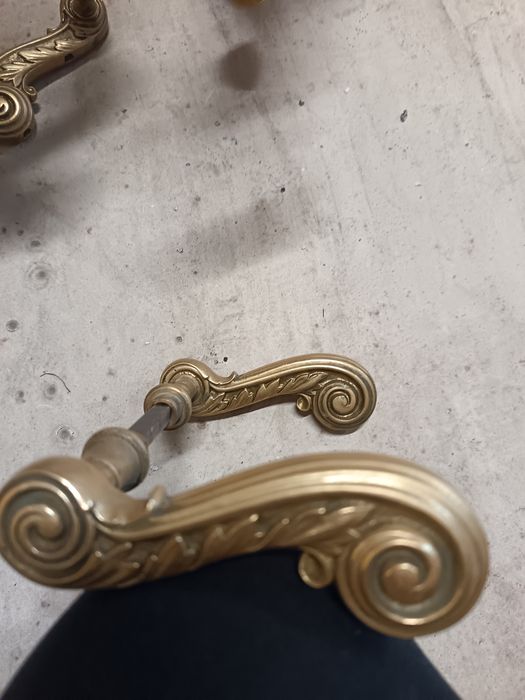 Sprzedam komplet klamek do drzwi