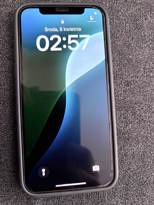 iPhone 11 Pro 64 GB + słuchawki bezprzewodowe + ładowarka indukcyjna