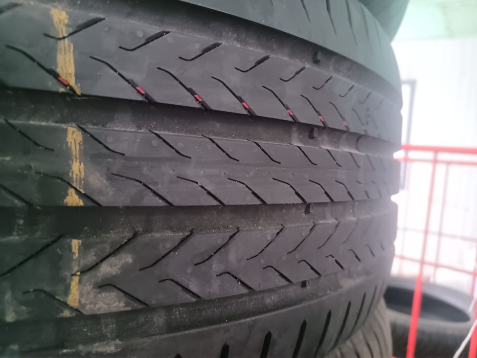 Komplet opon 255/50R19 Continental