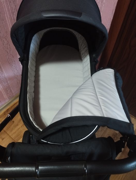 Продам коляску Carrella Epica 2 в 1