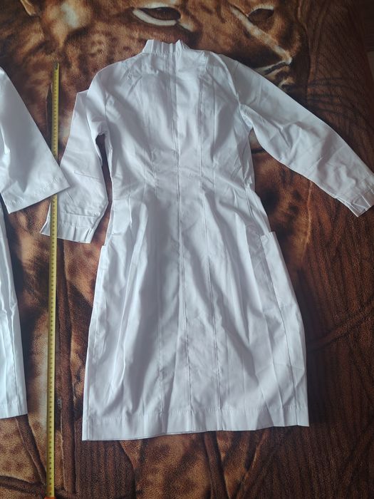 Медичний халат фірми Сана