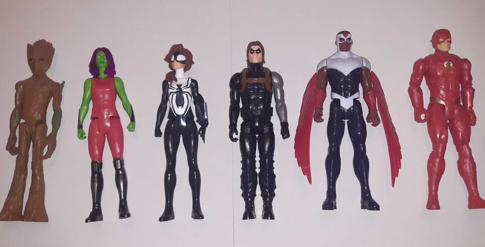 Lote heróis Marvel e DC usados