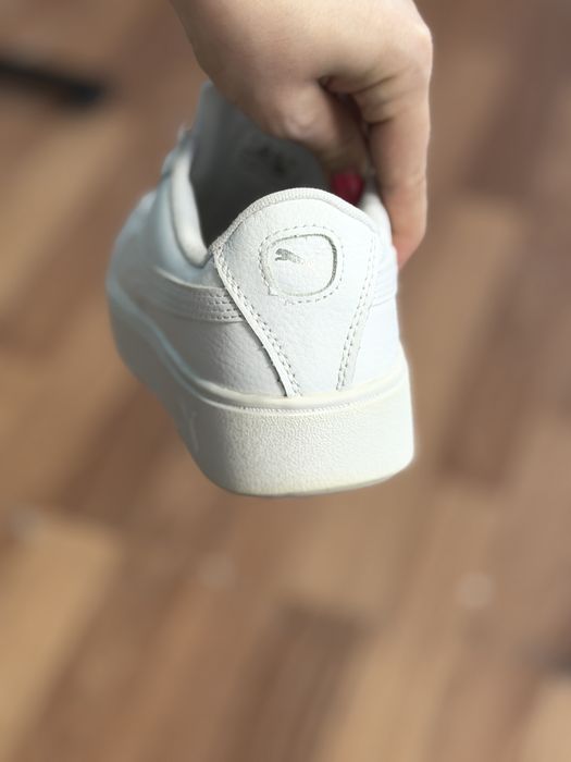 Кросівки PUMA на 40.5