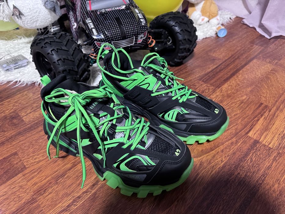 Продам кросівки Balenciaga Track