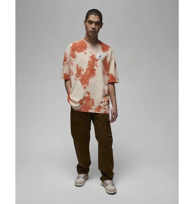 Футболка чоловіча Air Jordan Essentials MenS Oversized Graphic оригінал DX9583-111