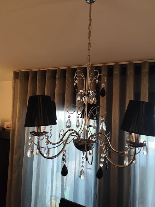 Conjunto de Iluminação Elegante – Lustre + Apliques de Parede