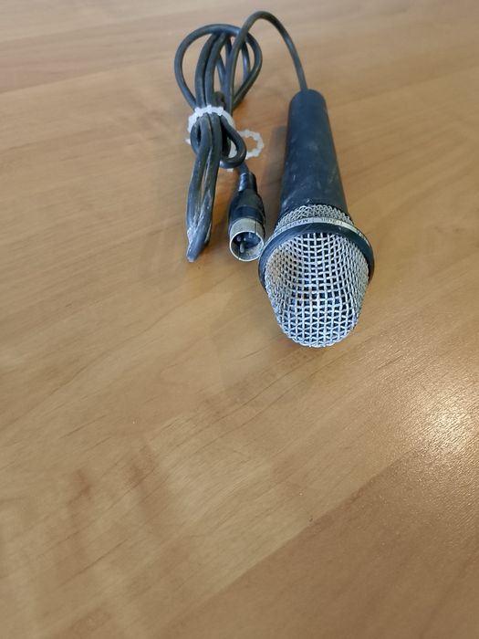 Mikrofon UNITRA z epoki PRL-u
