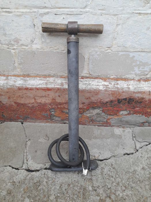 Насос автомобильный советский универсальный