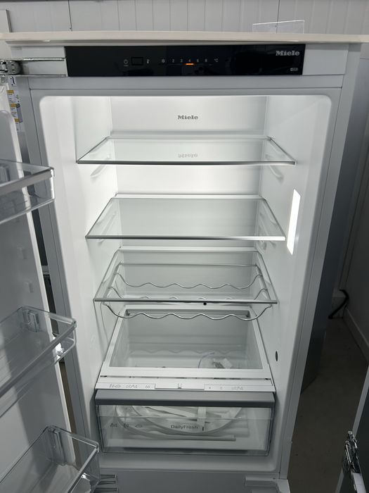 Холодильник Miele KD 7724 E