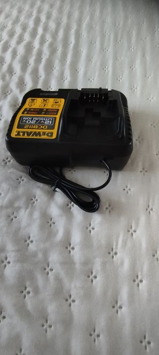 DeWalt ładowarka Nowa