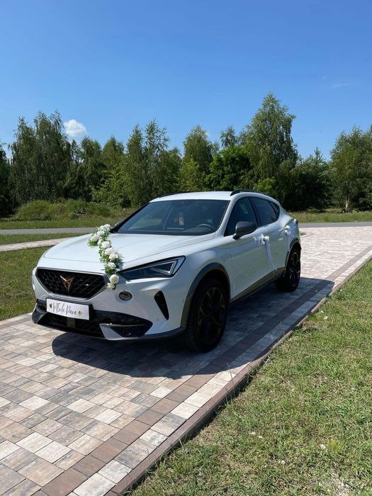 Auto do ślubu 500 zl Cupra biały Formentor samochód na uroczystości