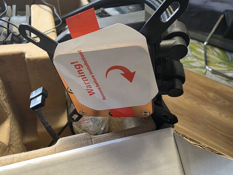 chłodzenie wodne MSI MAG Core Liquid P240