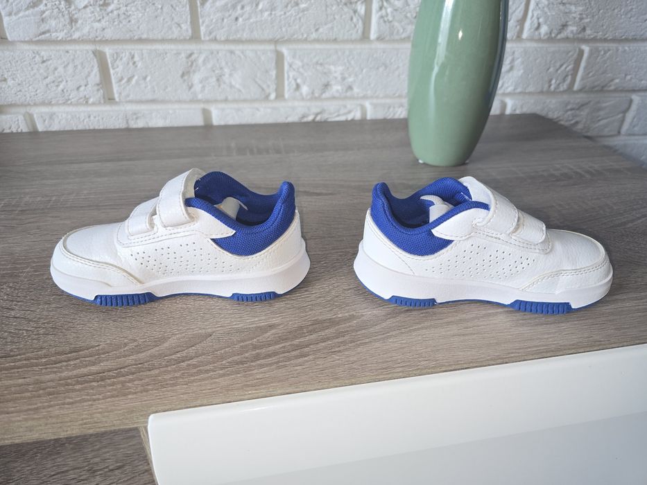 Buty dziecięce Adidas r 24 jak nowe