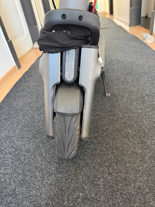 Segway Ninebot F3 Electric Scooter