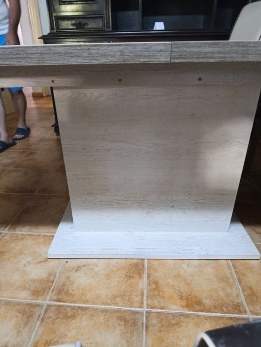 Mesa de Jantar Extensível (160cm a 200cm) – Excelente Estado