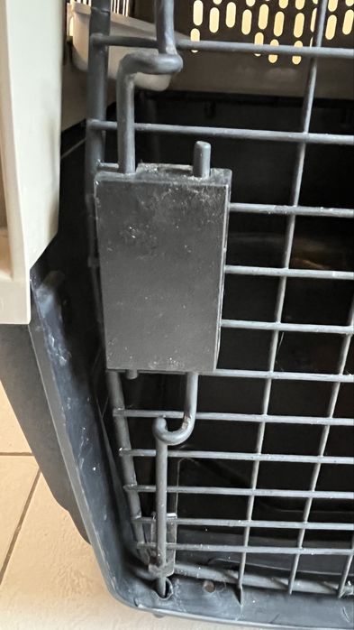 Caixa grande para transporte de animais Petmate, em bom estado