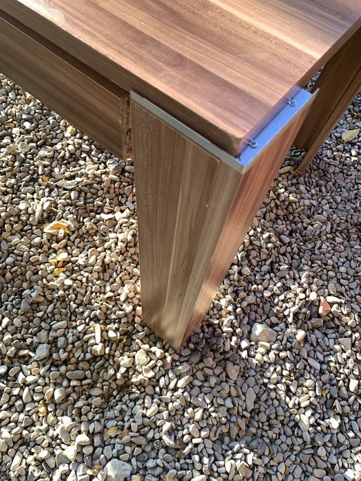 Стіл для дому деревяний