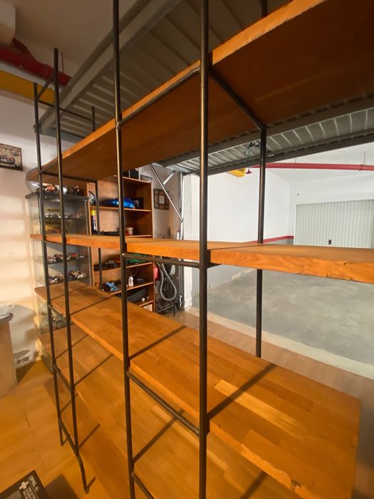 Estante com 5 prateleiras da área store