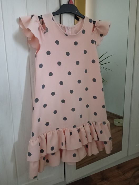 Brzoskwiniowa sukienka hiszpanka dla dziewczynki