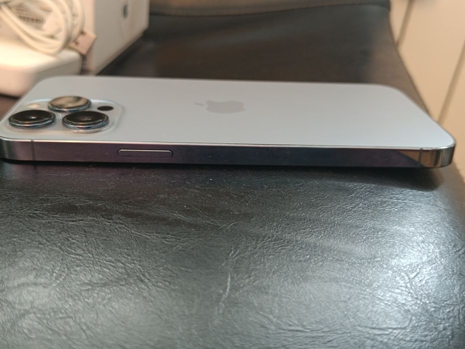 iPhone 13 Pro Max 128GB w zestawie z Airpods Pro, ładowarką indukcyjną i etui