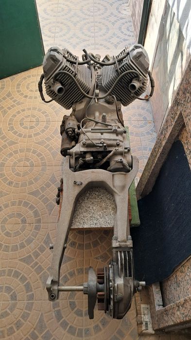 Moto Guzzi Nevada 750 - motor, caixa, transmissão