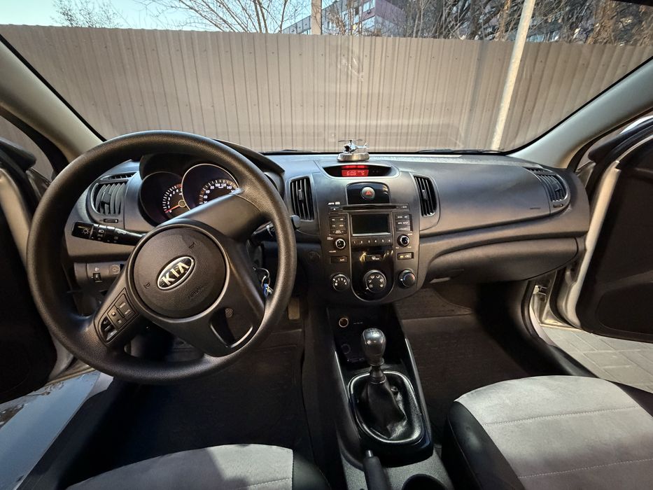Kia Cerato 2012 • 1.6 газ/бензин, Рідний пробіг 118 тис. км.
