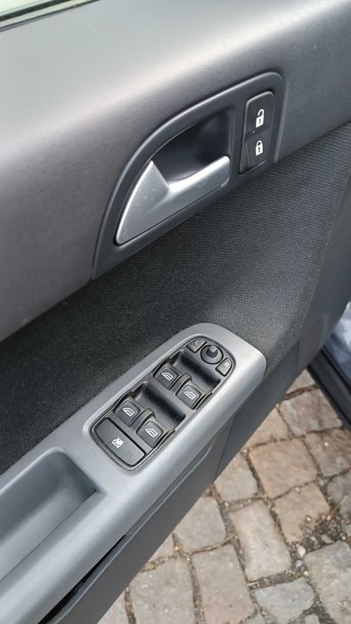 Volvo v50 1.6D, 2010, 220 000km