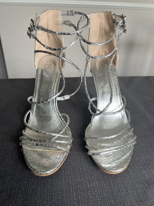 Srebrne sandałki 40 rozm DeeZee.