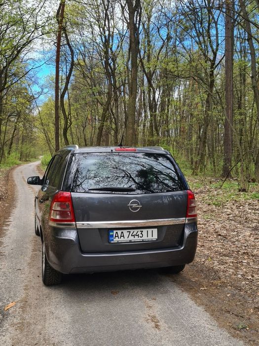 Opel Zafira b 1.9  150к.с. дизель 2010р