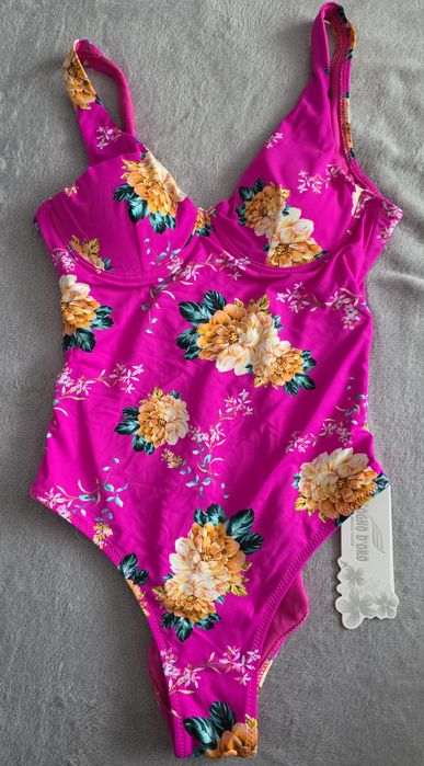 Kostium jednoczęściowy 42