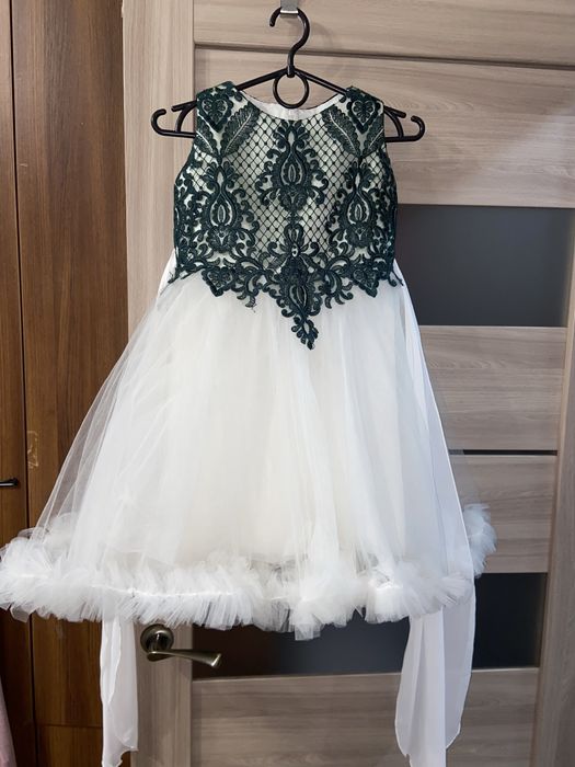 Нарядное платье для девочк