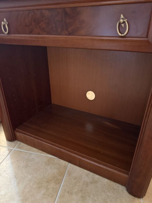 Móvel em madeira de cerejeira